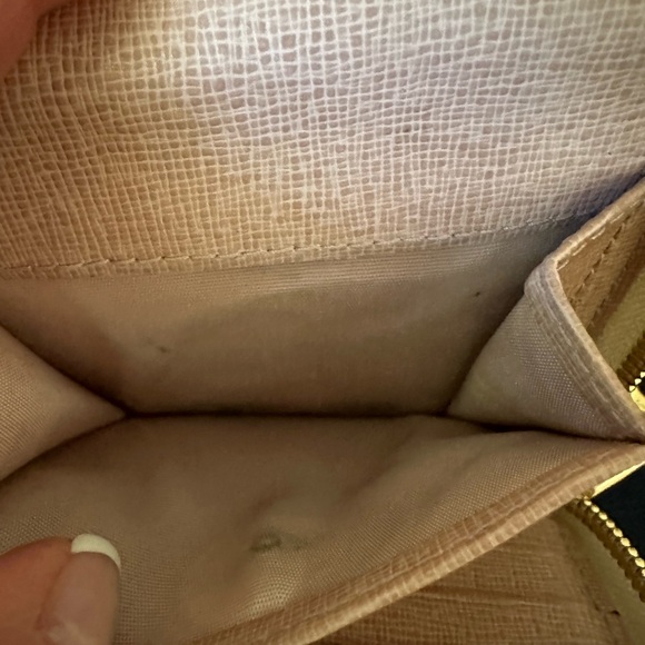 Furla Compact Ziparound Wallet in Cream. EUC. - Picture 7 of 9